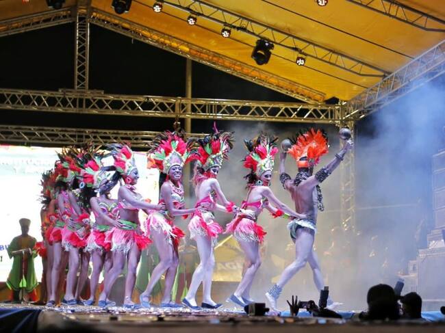 También estuvieron presentes las 35 candidatas al reinado de las fiestas de la Independencia