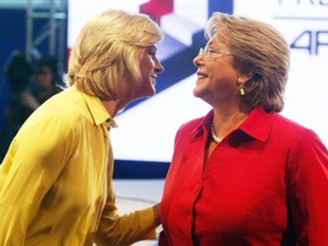 Primer debate de Bachelet y Matthei generó pocas discusiones