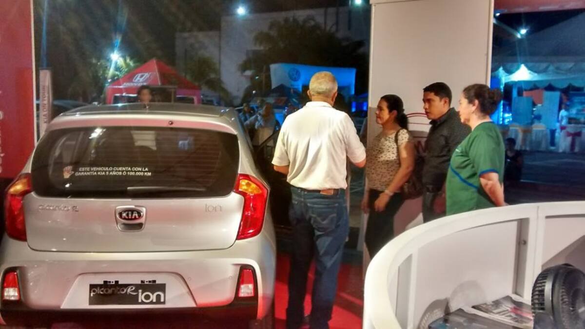 El KIA ON TOUR de Neiva 2016 se llevó a cabo en la plazoleta del Centro de Convenciones Jose Eustasio Rivera.   