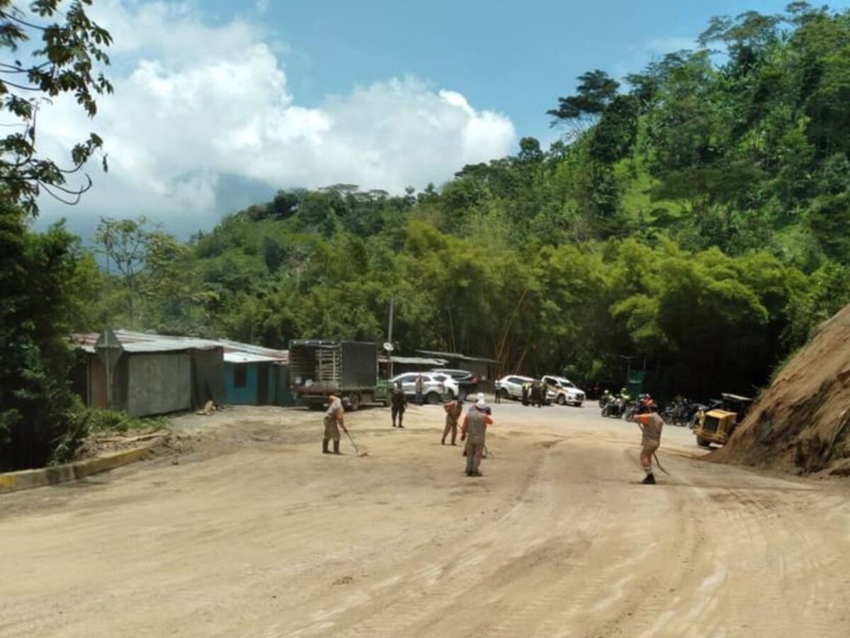 Luego de 28 horas de cierre, fue habilitada la vía al Alto de la Línea