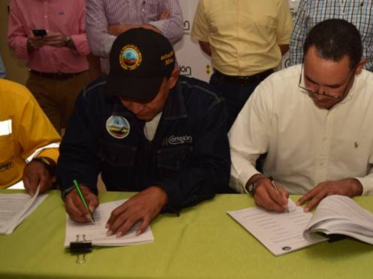 Sindicalistas y Cerrejón firman convención colectiva que regirá por dos años