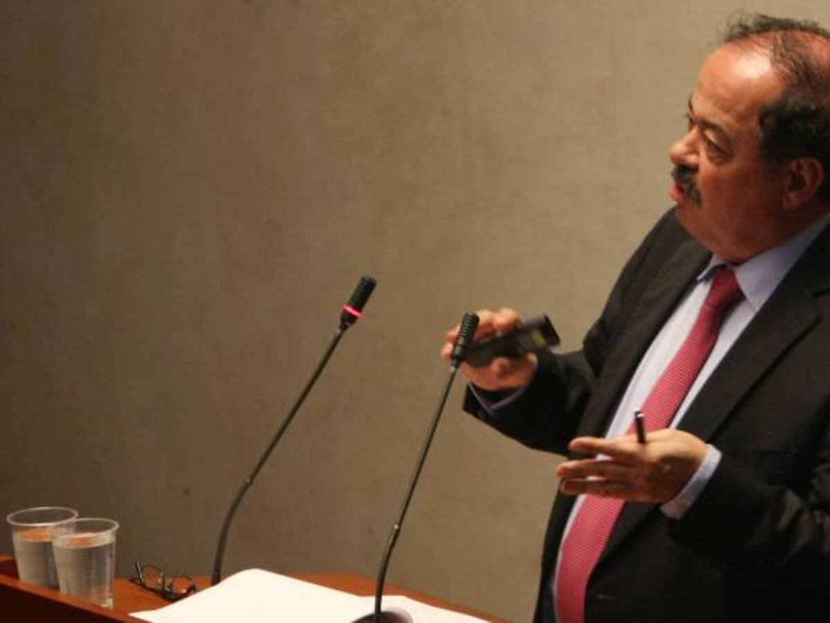 Juez concede casa por cárcel a exsecretario de gobierno Uribe