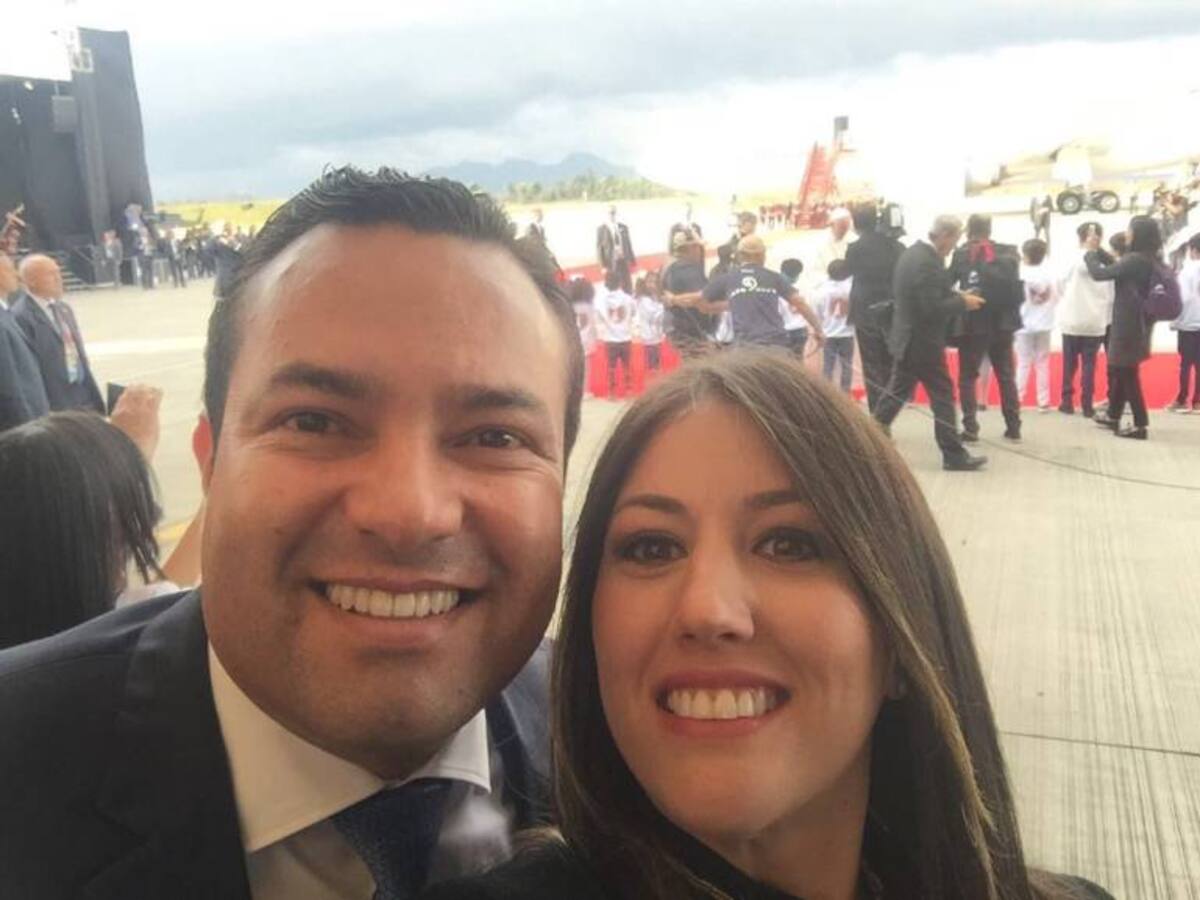 La selfie del gobernador de Santander en el recibimiento del Papa Francisco