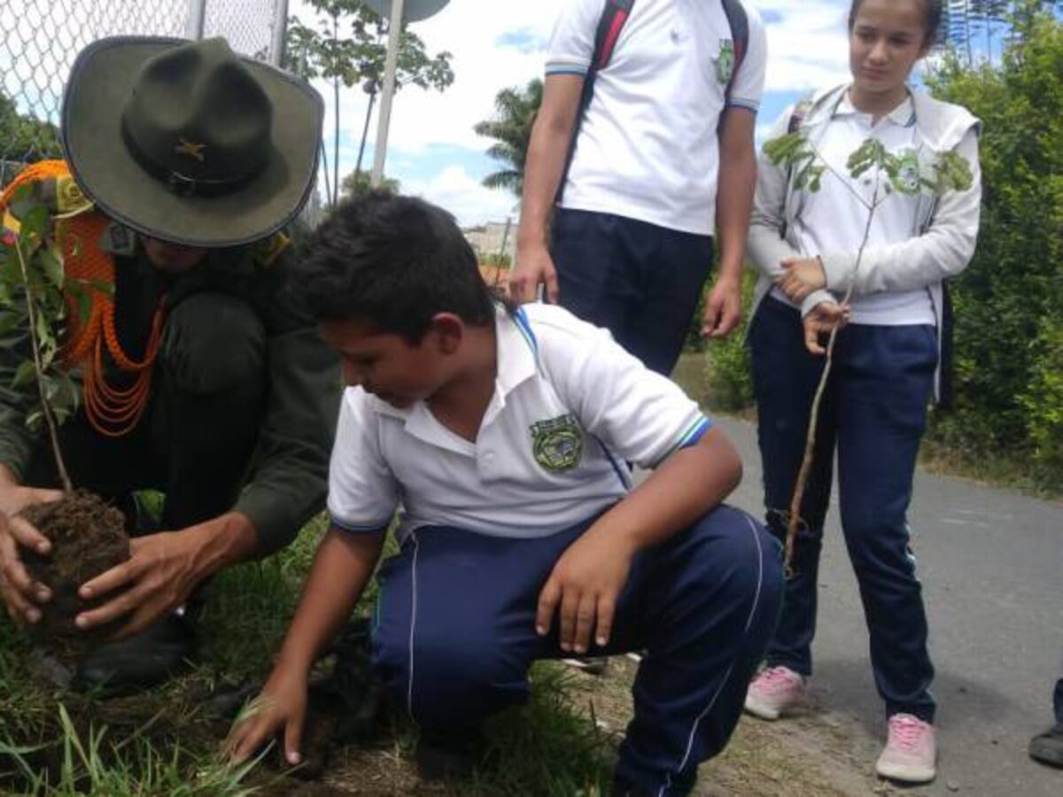 Policía de carabineros, comprometidos con el bienestar de los Quindianos