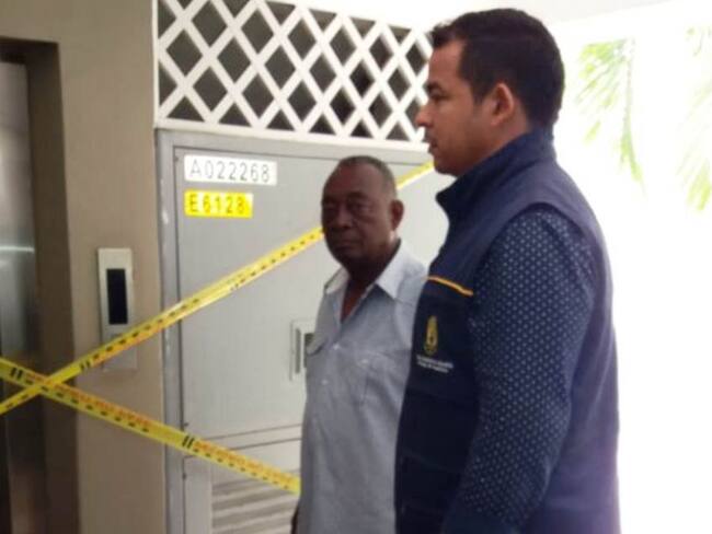 Suspenden servicio de ascensores en edificio Versalles de Cartagena