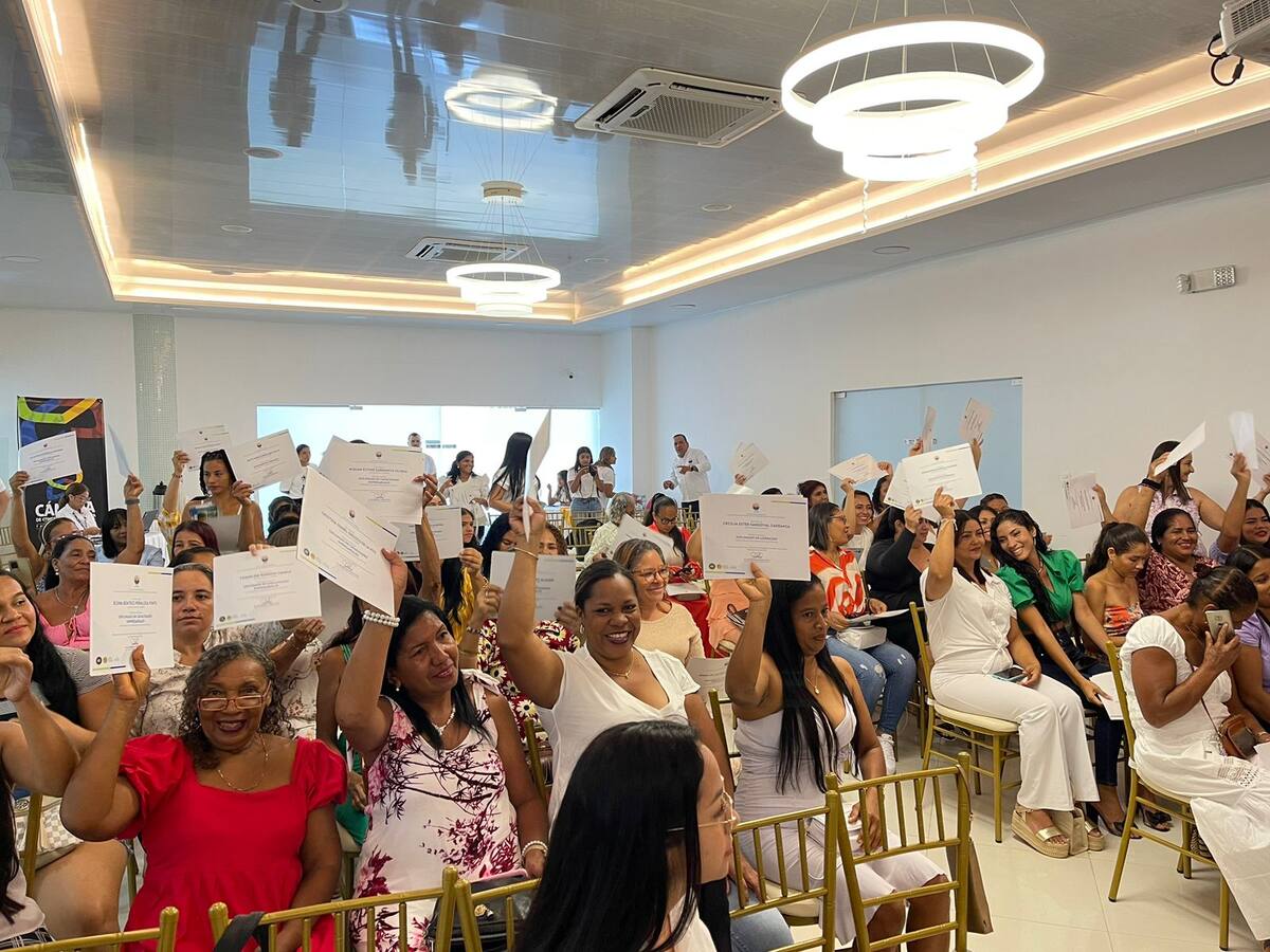 Mujeres de Pozos Colorados se formaron en capacidades empresariales y liderazgo