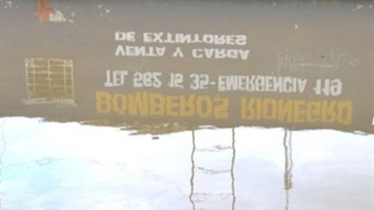 Diez humildes viviendas destruidas por derrumbe en Antioquia