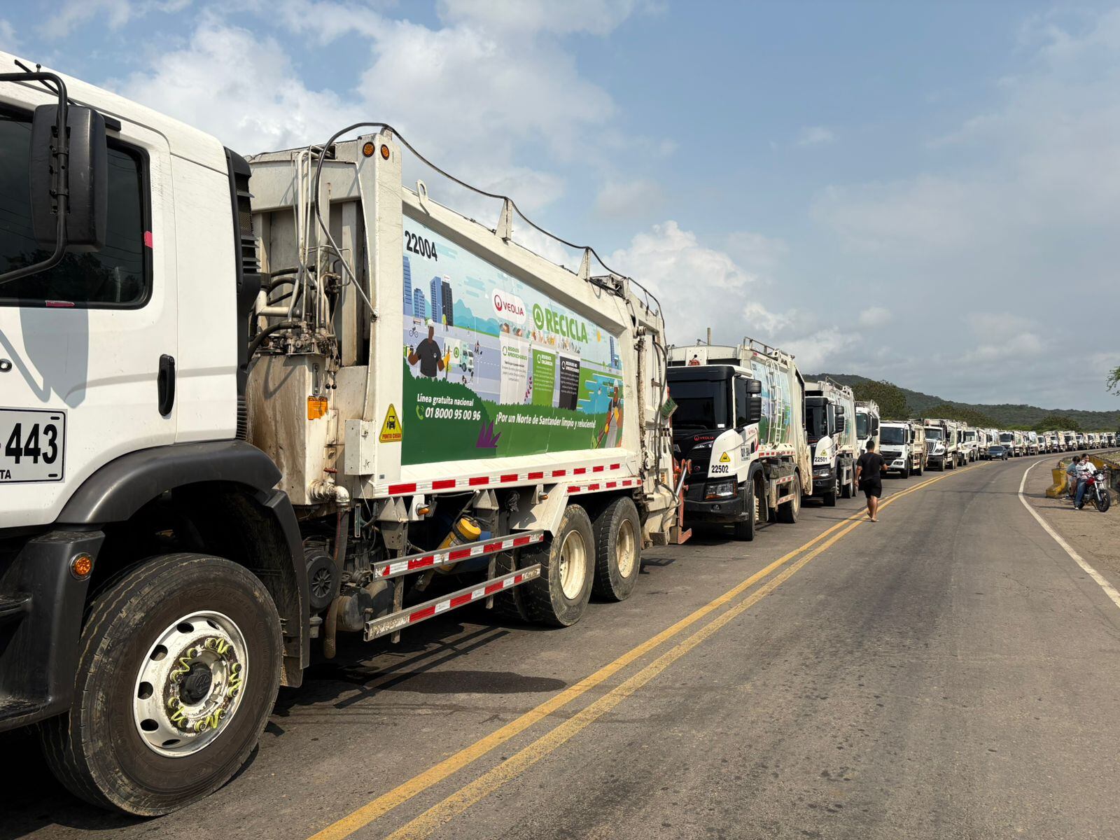 Veolia está solicitando un paso humanitario ambiental a los arroceros que bloquean Patillales. / Foto: Jenny Márquez.