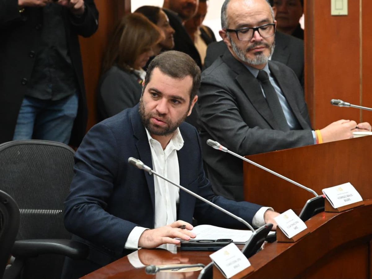 Senador Enrique Cabrales respalda proyecto que prohíbe acceso de niños a redes sociales