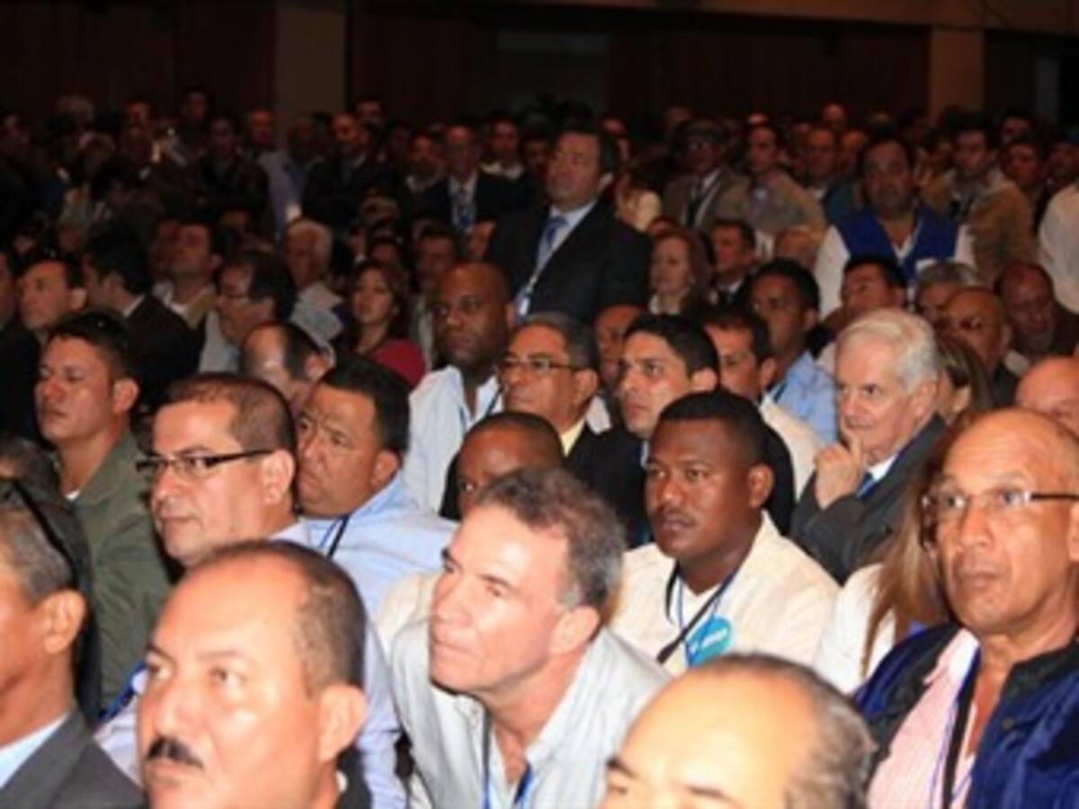 En vilo convención conservadora por fallas en sistema de voto electrónico