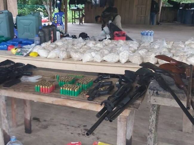 Se hallaron y destruyeron 18 laboratorios para el procesamiento de pasta base de coca, al parecer pertenecientes a Gaor en el suroriente del país.