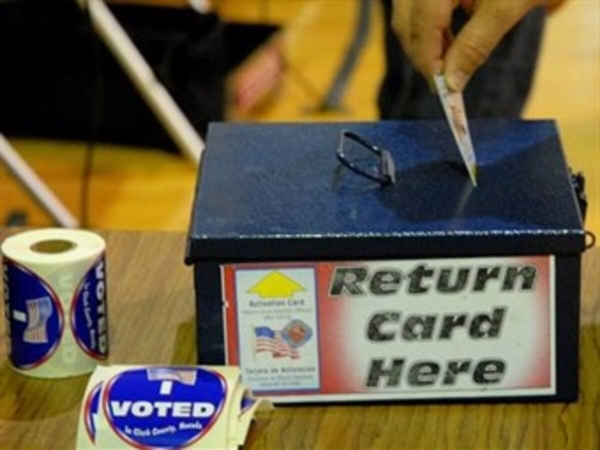 Cierran los colegios electorales en algunos estados del este de EEUU