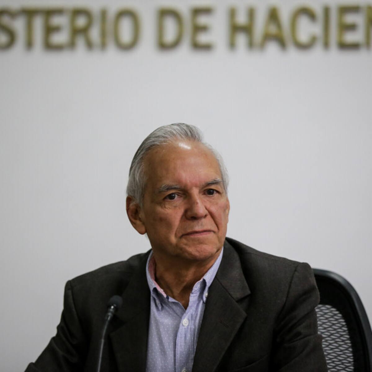Congresistas de oposición denuncian a MinHacienda por error en pago nómina