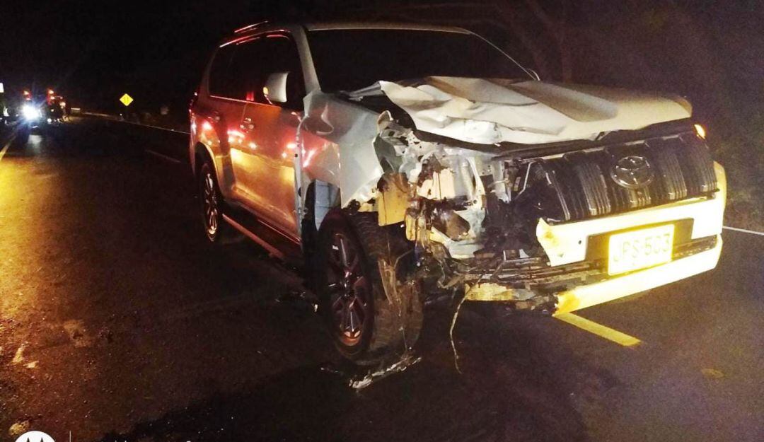 Al parecer el motorizado habría invadido carril estrellándose de frente contra una camioneta