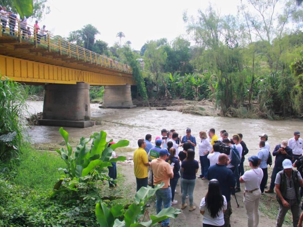Cerrado permanece el puente del río Barragán entre Quindío y el Valle del Cauca