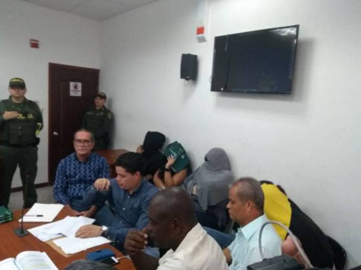 Juez concede prisión domiciliaria a 4 de los capturados por caso Merlano