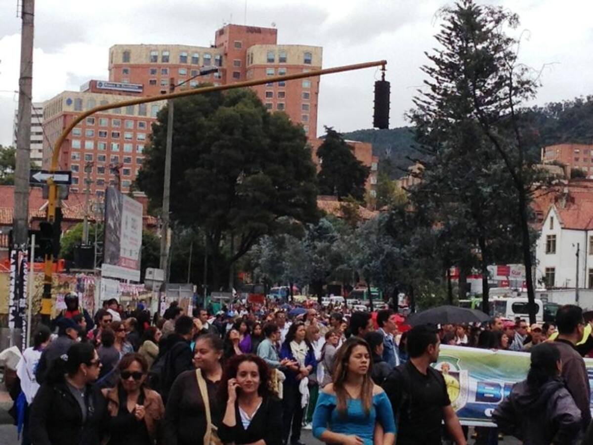 Gritaban consignas como: “Fecode, vendido, el paro está prendido”