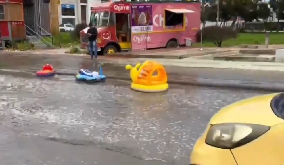 Durante muchos años los habitantes de los barrios aledaños a la Avenida Universitaria han padecido de las inundaciones / Foto: Suministrada.