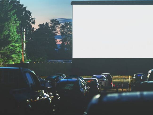 Minsalud expide protocolos para reapertura de cines, teatros y autocines