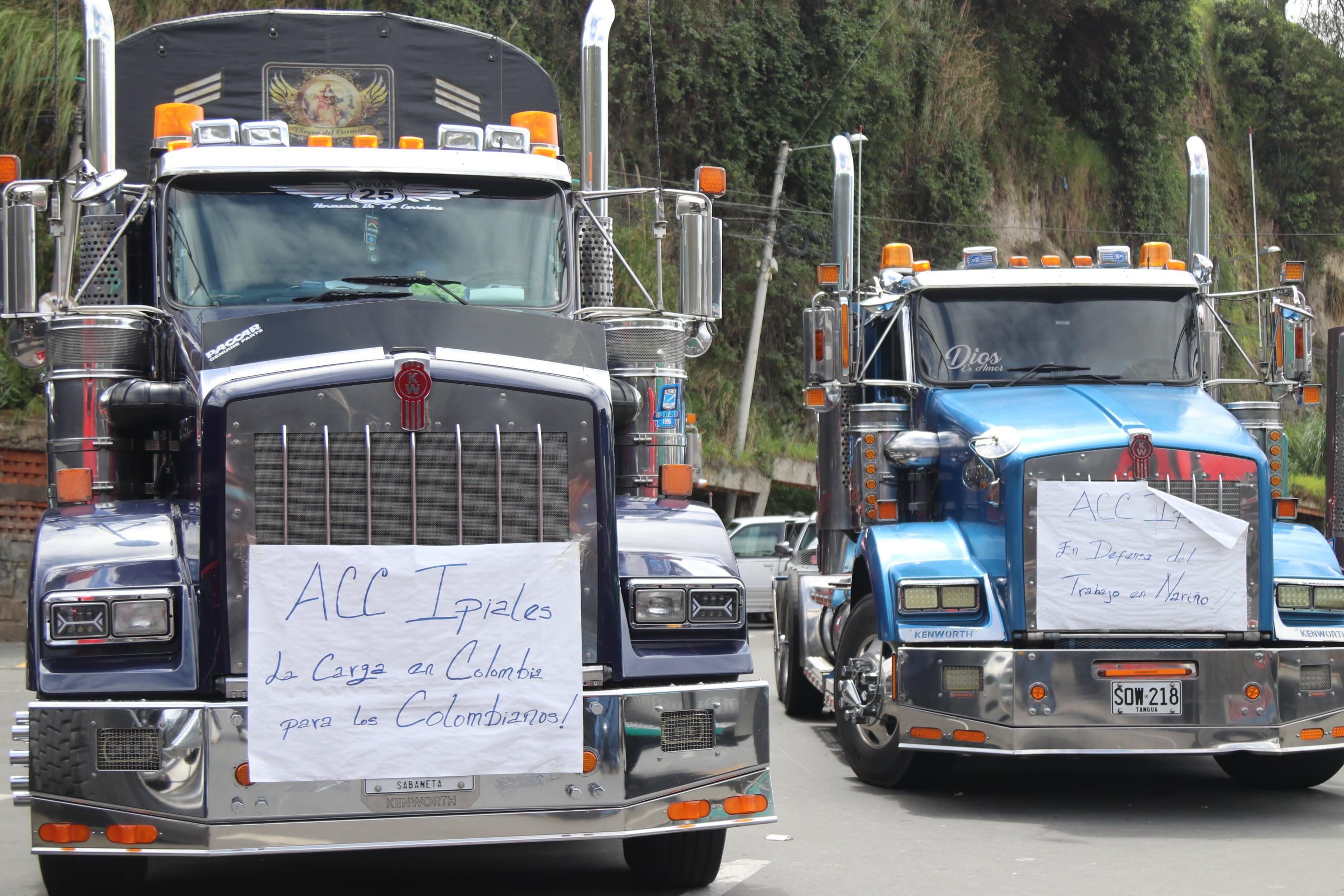Transportadores de carga en la frontera- Foto:  EFE/Xavier Montalvo