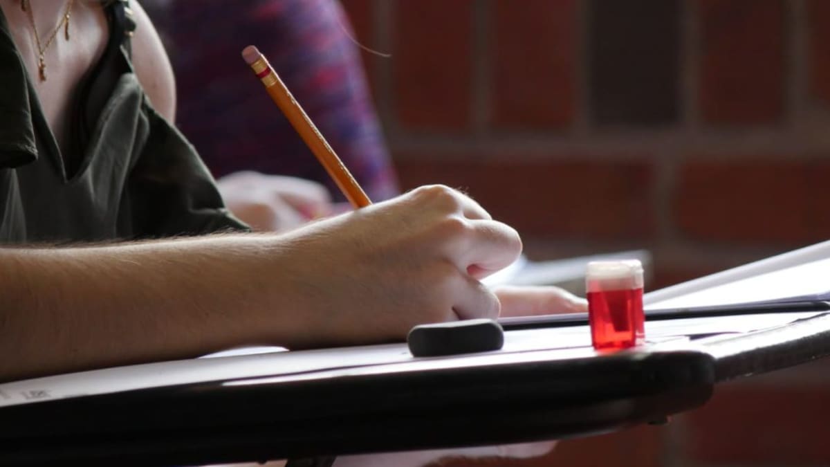 Más de dos millones de estudiantes en riesgo por el paro armado