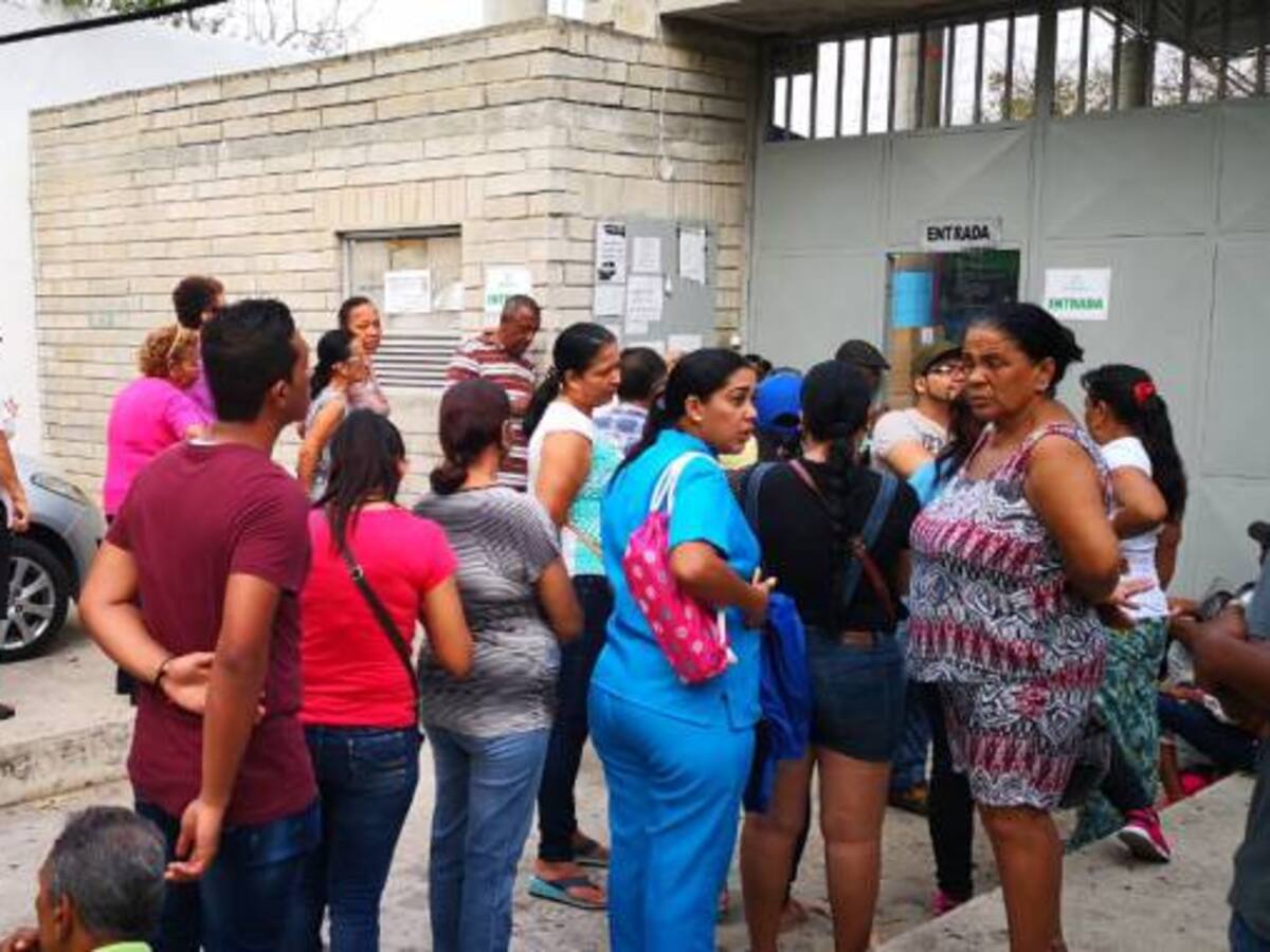 Sin luz inicia jornada en puestos de votación del sur de Barranquilla