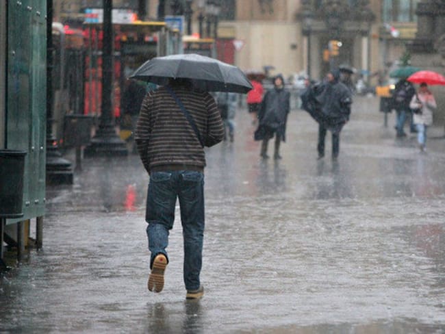 “Lluvias en Bogotá van a continuar hasta fin de mes, sin pausa”: Max Henríquez, meteorólogo