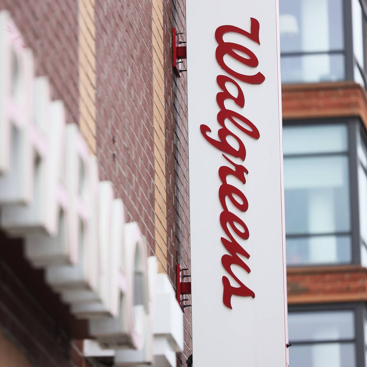 California no hará más negocios con Walgreens por limitar acceso a píldora abortiva