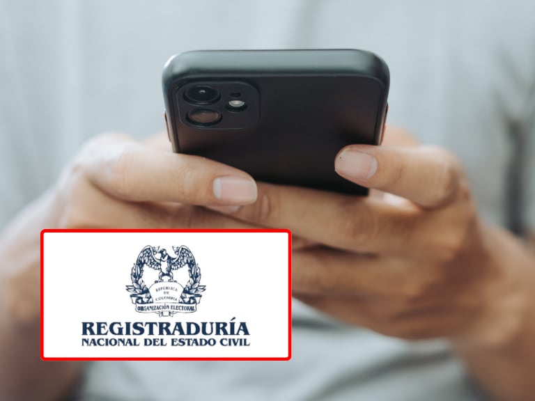 Persona usando el celular; logo de la Registraduría Nacional. (Foto: Getty Images, Registraduría Nacional del Estado Civil)