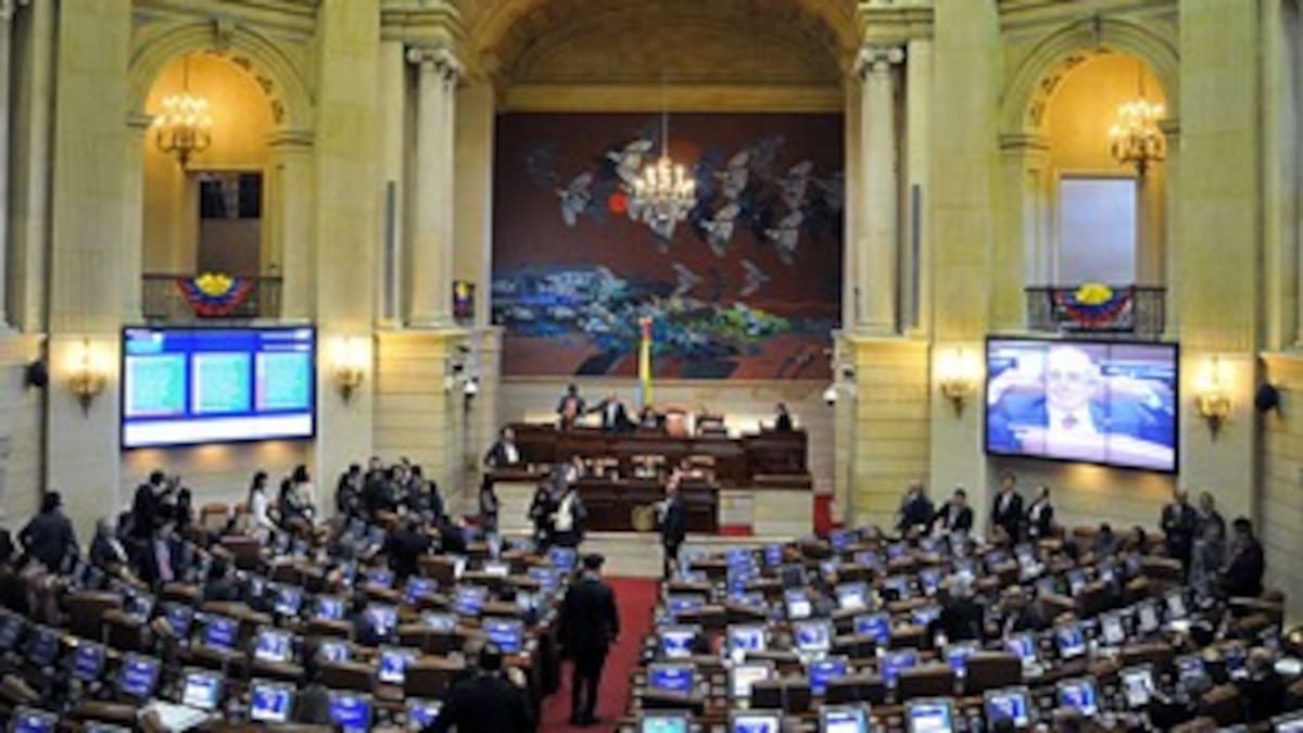 Los impedimentos siguen torpedeando aprobación del referendo por la paz