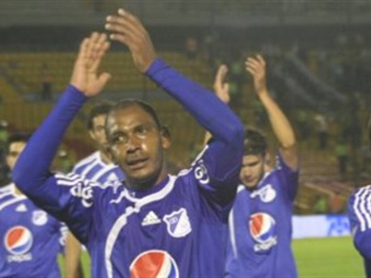 Seria lesión en la cabeza deja fuera un mes al defensa de Millonarios José Mera