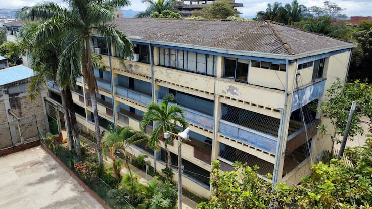Johanna Luna, profesora del ITS denuncia mal estado del edificio Bucaramanga