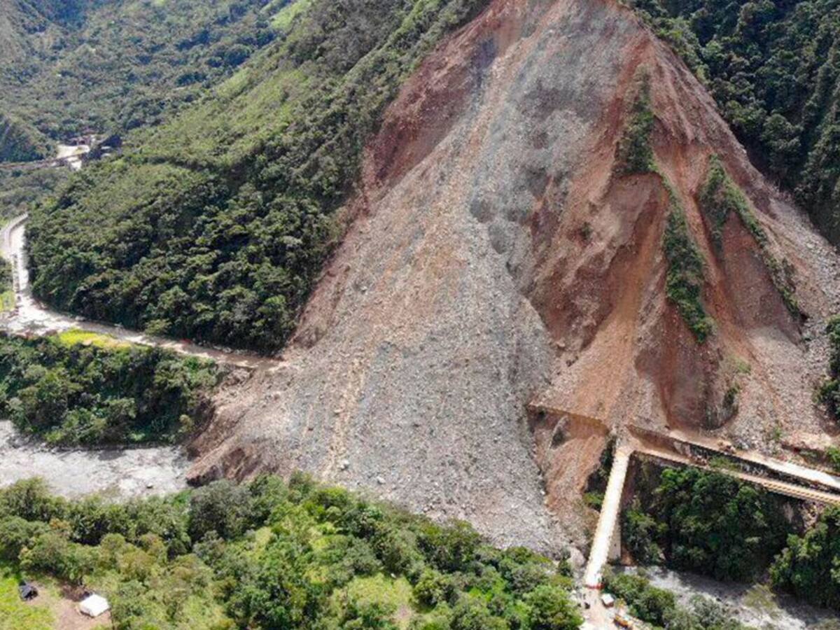 Suspenden indefinidamente licitación para arreglar el KM 58 de vía al llano