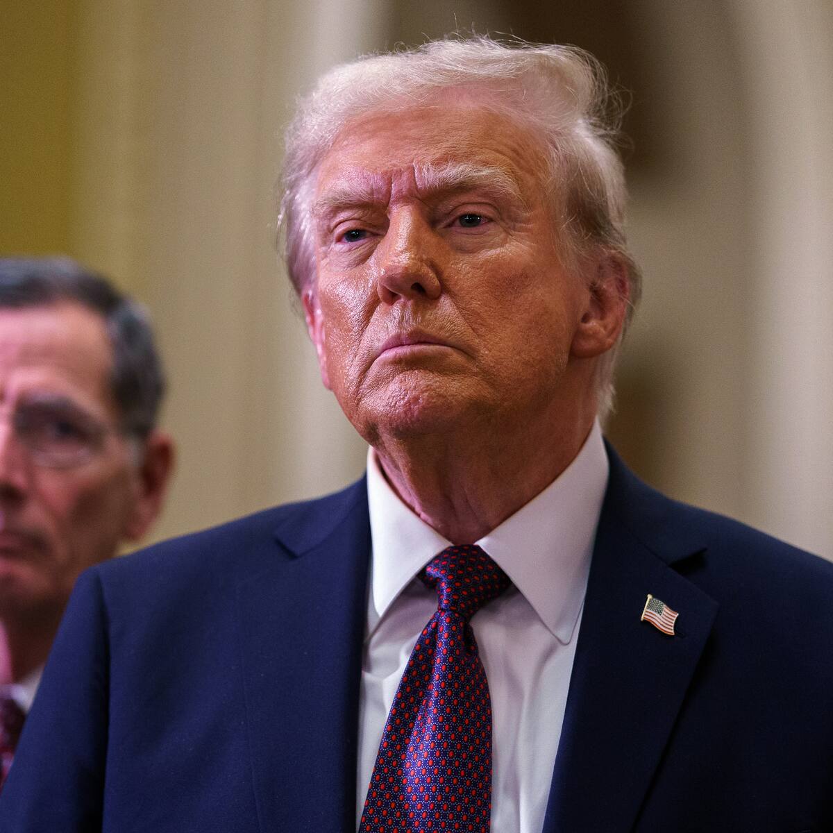 Trump ultima investidura presidencial apoyado por derecha internacional y magnates de la tecnología