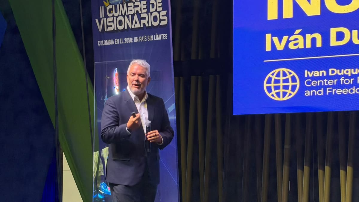 Expresidente Iván Duque advierte que Colombia podría enfrentar déficit fiscal cercano al 9% en 2027