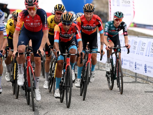 Tao Geoghegan Hart of The United Kingdom and Team INEOS Grenadiers, Santiago Buitrago of Colombia and Damiano Caruso of Italy and Team Bahrain - Victorious. (Photo by Tim de Waele/Getty Images)