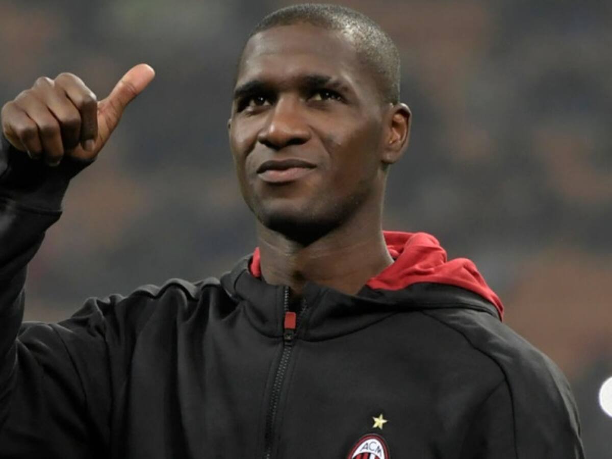 Zapata: "El técnico y los nuevos directivos quieren que siga en el Milan"