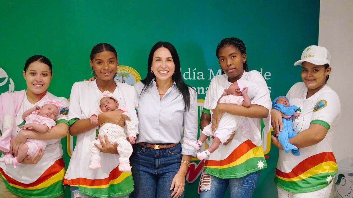 200 madres del Distrito reciben kits de cuidado para la llegada de sus bebés