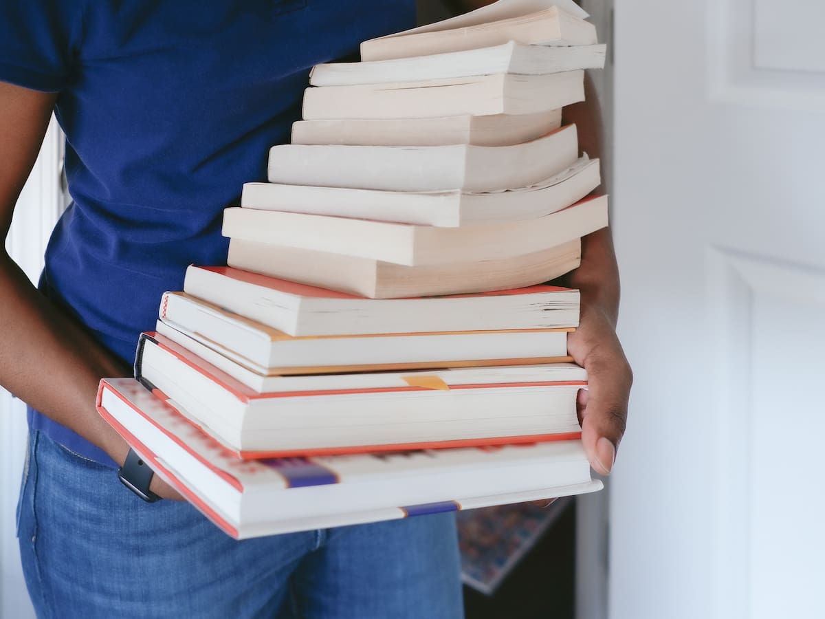 Soluciones W logra donaciones de libros para escuela rural en Yopal, Casanare