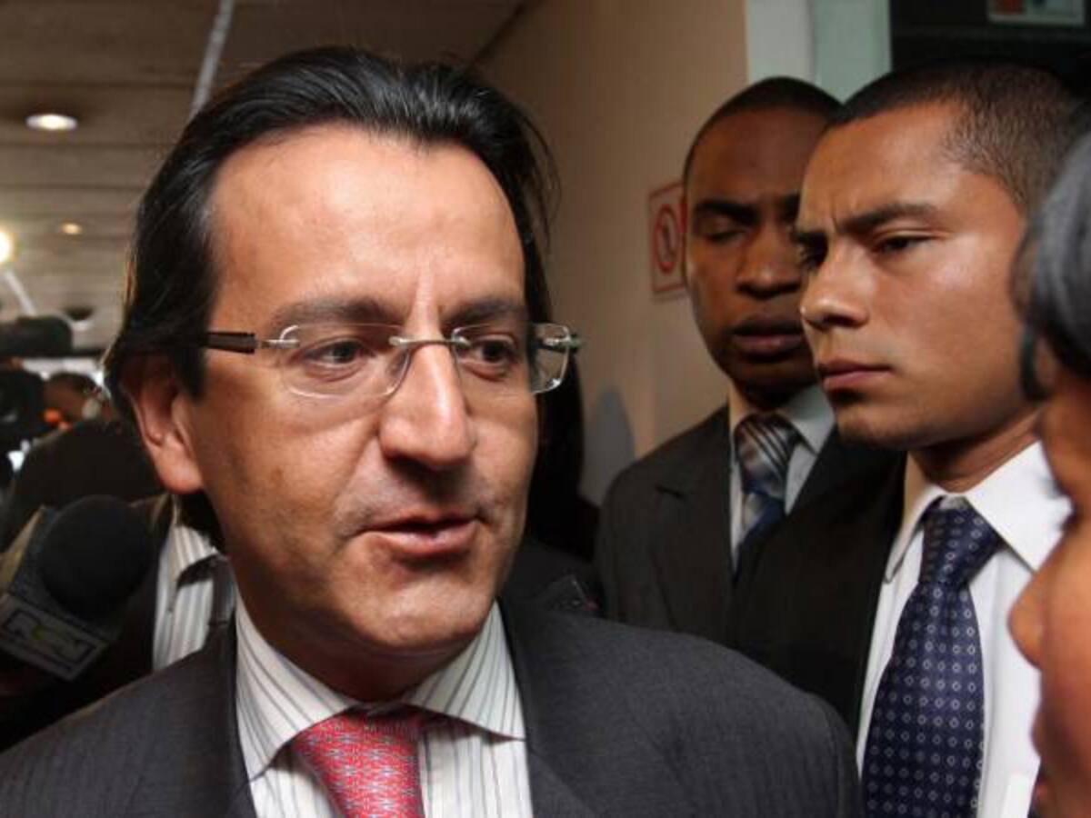 Fiscalía pidió restricciones para salir del país a Edmundo del Castillo por ‘chuzadas’