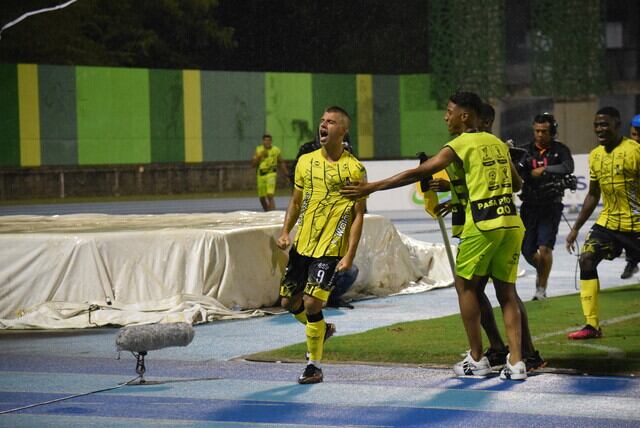 Alianza Petrolera vence al Atlético Nacional con un marcador final de 2-1.