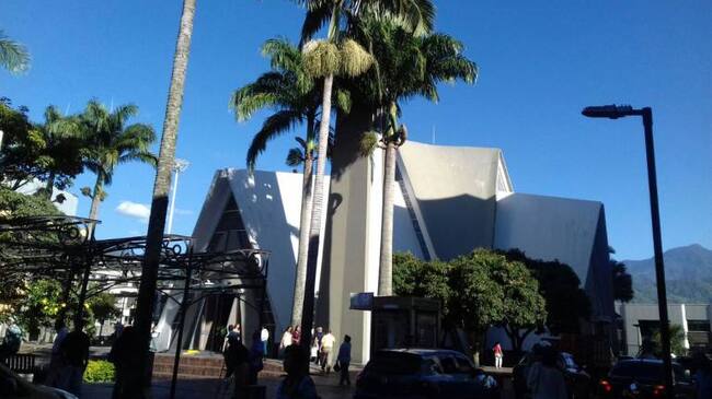 Facebook caracol radio Armenia 1150am línea whatsapp 3155681277