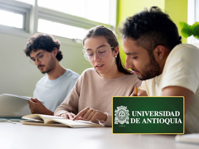 Estudiantes universitarios junto al logo de la Universidad de Antioquia (GettyImages / redes sociales)