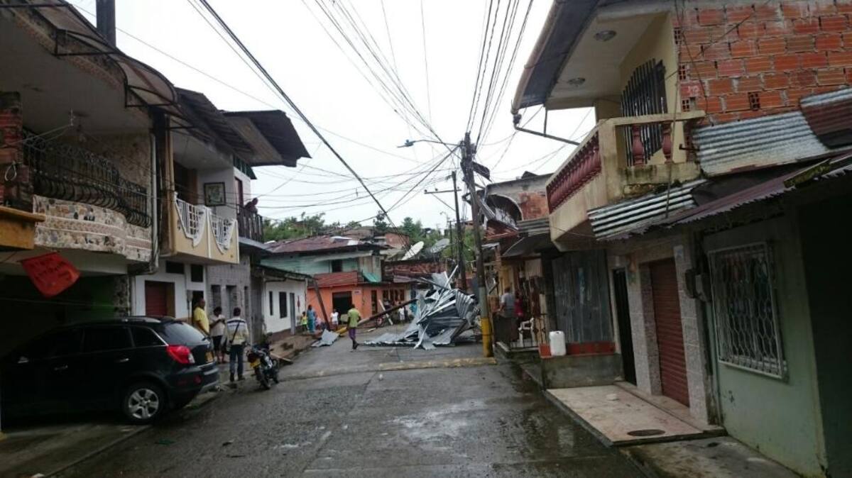 Una mujer muerta y 300 casas afectadas con el fenómeno natural. Dos templos de la localidad también resultaron averiados