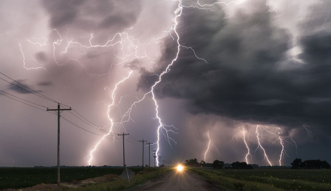 El evento fue grabado dentro y fuera del vehículo. 