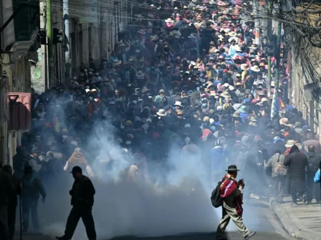 El gobierno estadounidense advirtió que las protestas contra el presidente Rodrigo Paz buscan derrocarlo y llamó a Brasil y a Colombia a respaldar al mandatario.
(Foto: AFP)