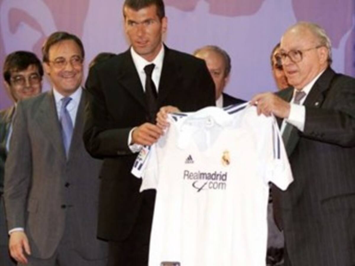 Di Stéfano, Florentino y Zidane presiden la foto oficial del Real Madrid