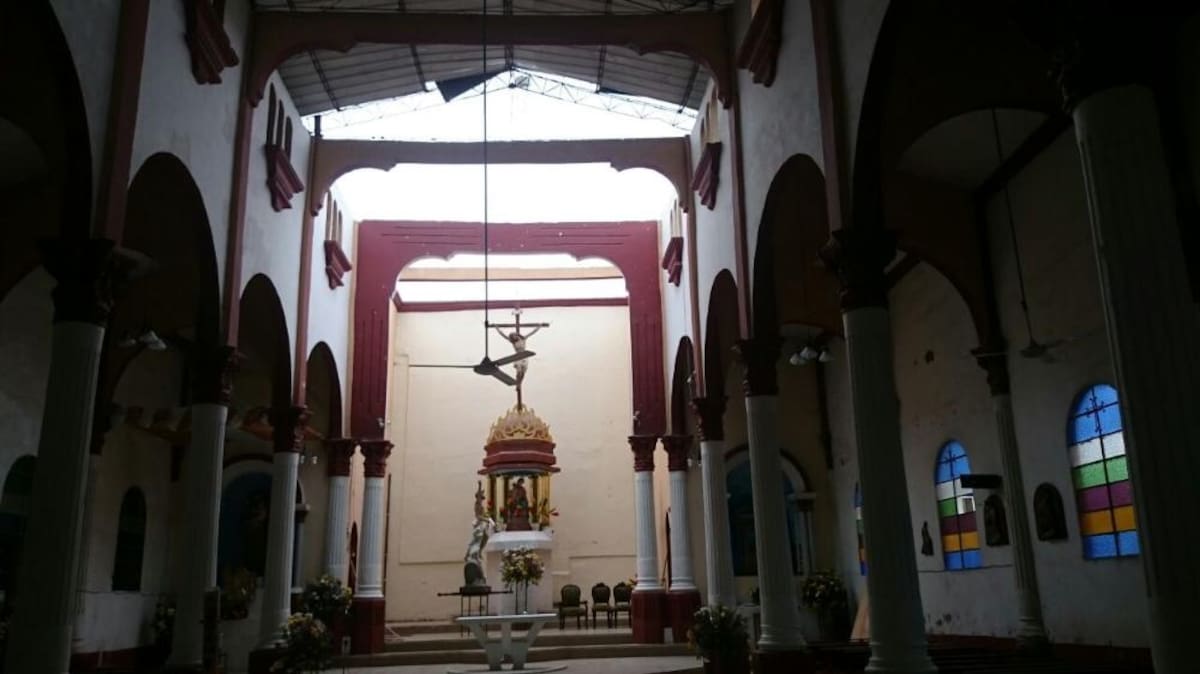 Una mujer muerta y 300 casas afectadas con el fenómeno natural. Dos templos de la localidad también resultaron averiados