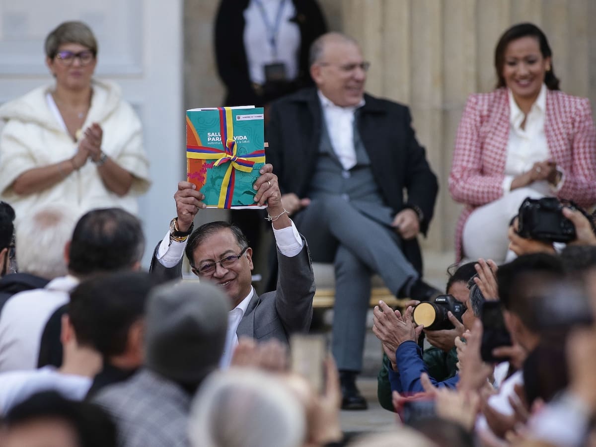 ¿Cuál es la diferencia entre una ley ordinaria y una estatutaria?