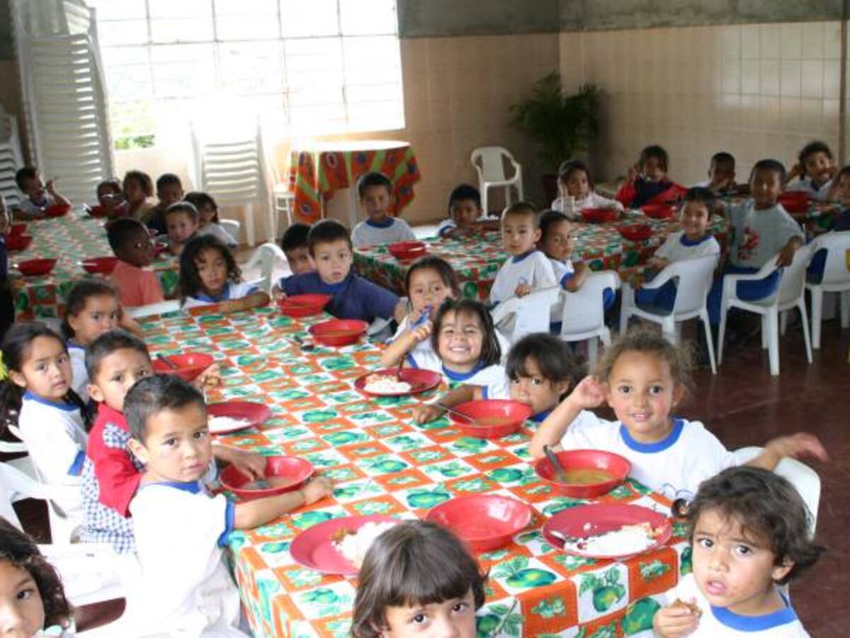 Suministro de refrigerios escolares seguirá con normalidad en Bogotá: Distrito